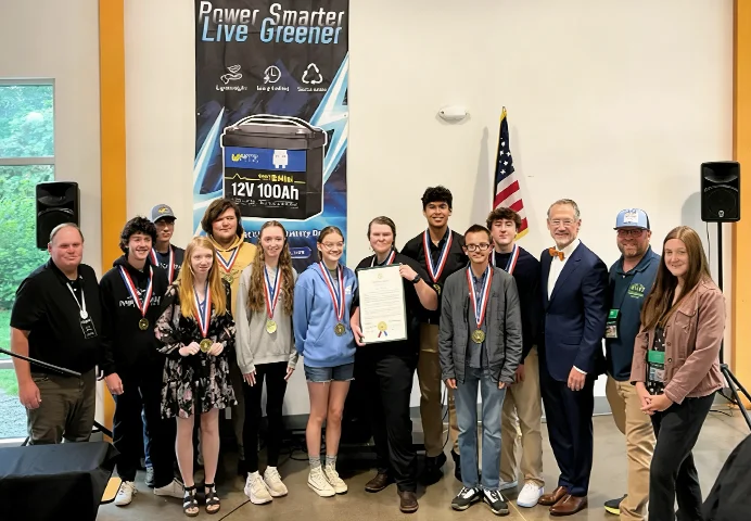 从乌克兰到非洲：WattCycle 用太阳能背包点亮人道主义之路